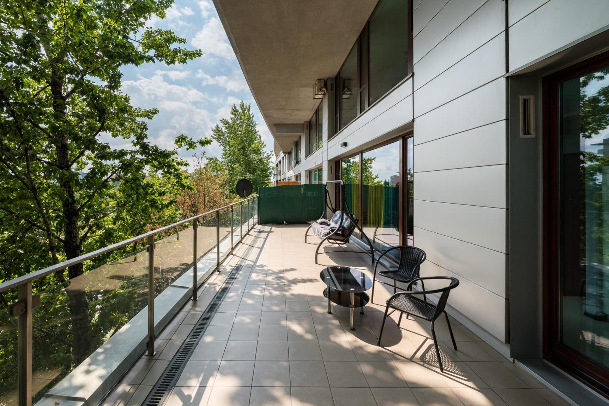 Ochota Deluxe Apartment Варшава Экстерьер фото
